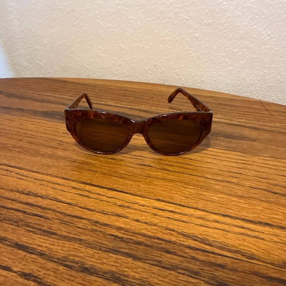 Women’s quiet luxury minimalist oval Spanish sunglasses